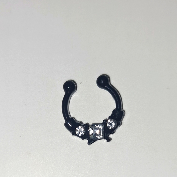 Fake Septum Nose ring - Picture 2 of 3